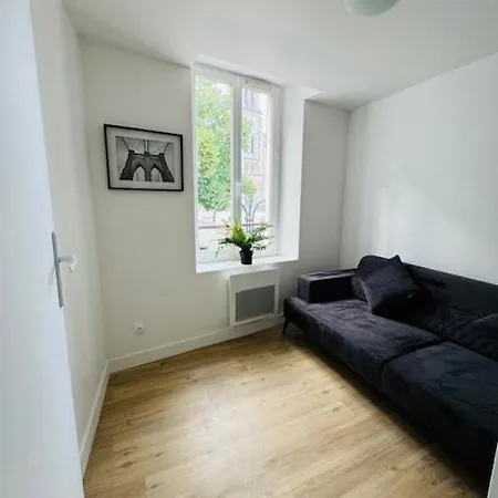 1 Er Etage Porte Gauche Apartamento